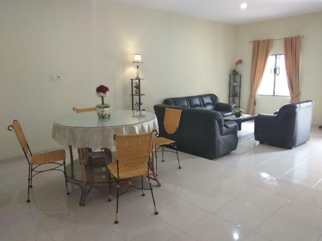 Villa Brastagi Resort Jalan Mimpin Tua Blok C No. 41 Berastagi Kültér fotó