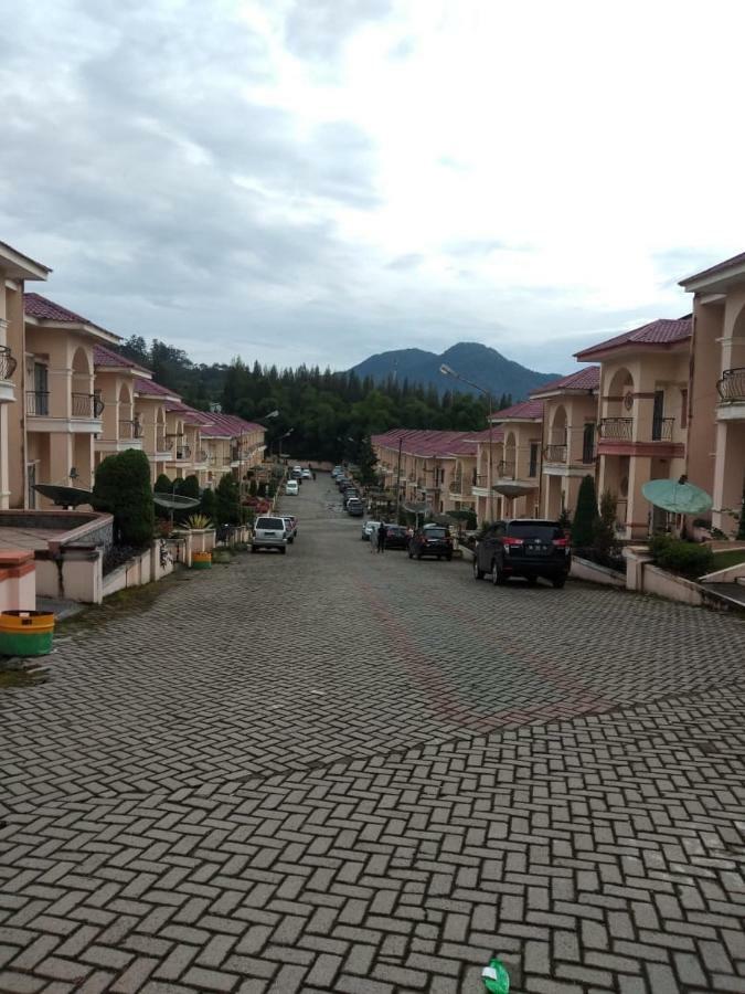 Villa Brastagi Resort Jalan Mimpin Tua Blok C No. 41 Berastagi Kültér fotó
