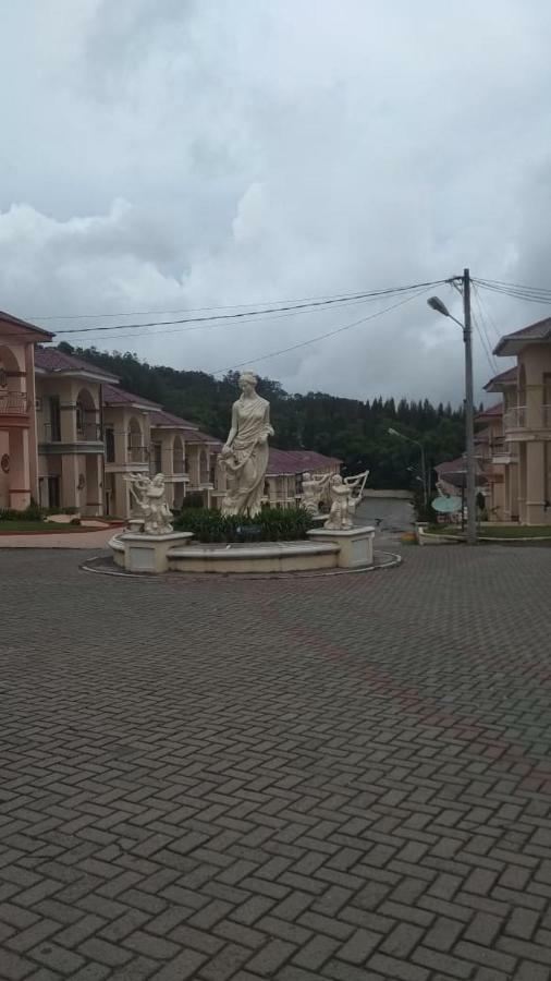 Villa Brastagi Resort Jalan Mimpin Tua Blok C No. 41 Berastagi Kültér fotó