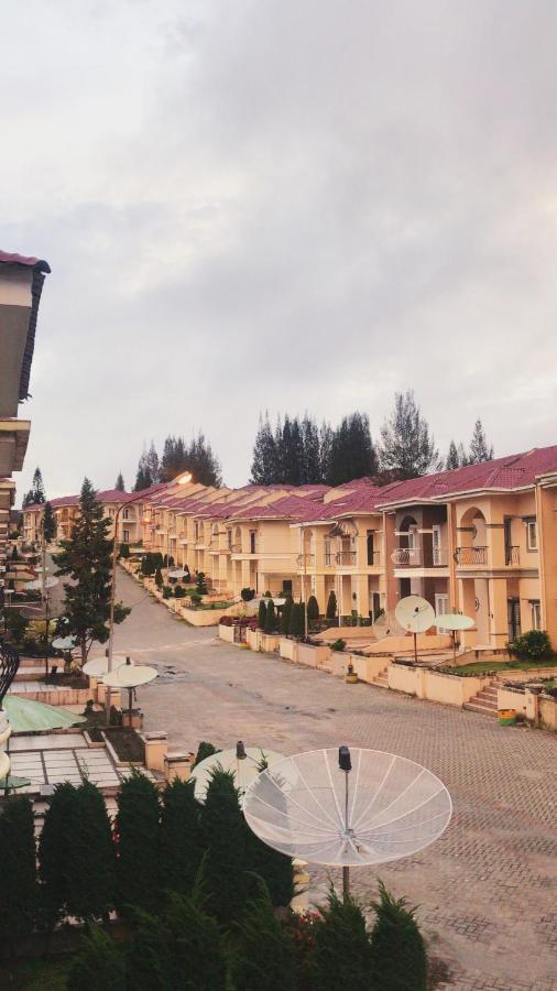 Villa Brastagi Resort Jalan Mimpin Tua Blok C No. 41 Berastagi Kültér fotó